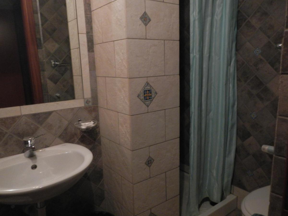 Gianni House Backpackers Hostel Giardini Naxos Eksteriør billede