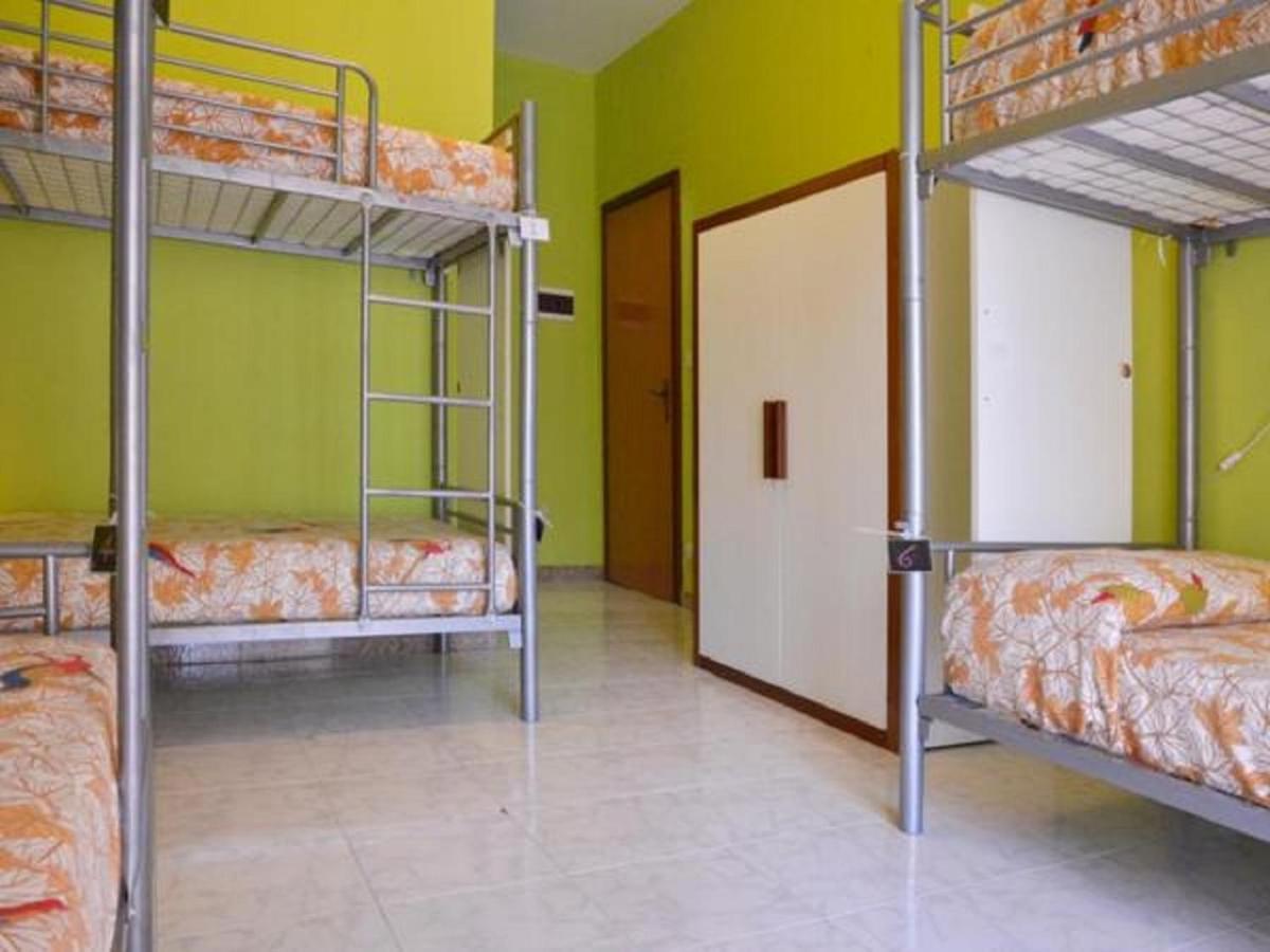 Gianni House Backpackers Hostel Giardini Naxos Eksteriør billede