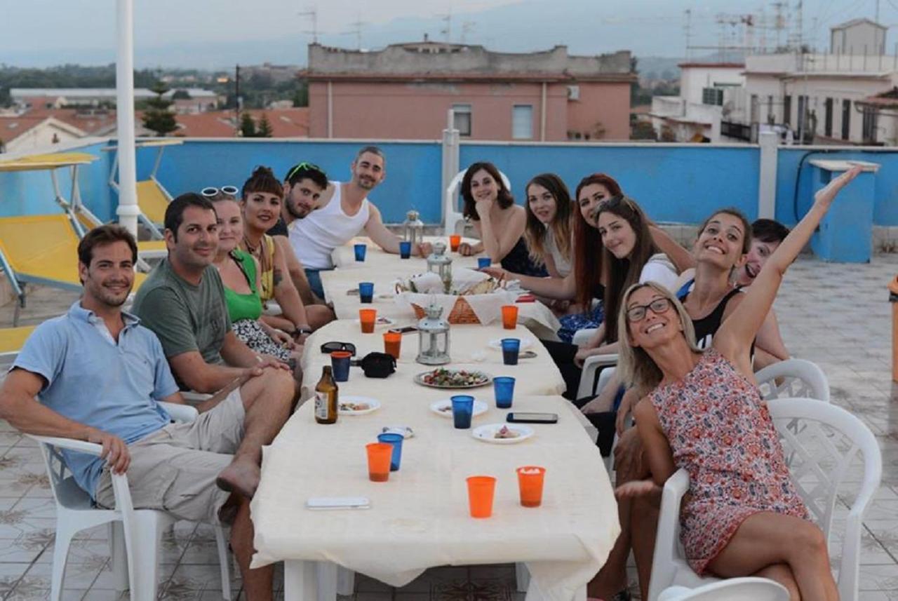 Gianni House Backpackers Hostel Giardini Naxos Eksteriør billede