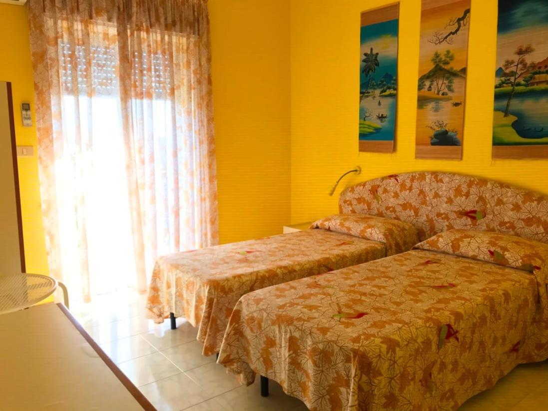 Gianni House Backpackers Hostel Giardini Naxos Eksteriør billede